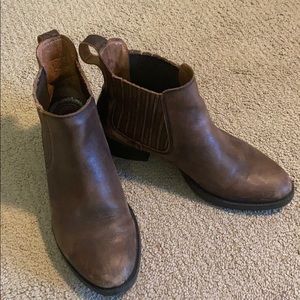 ARIAT leather booties